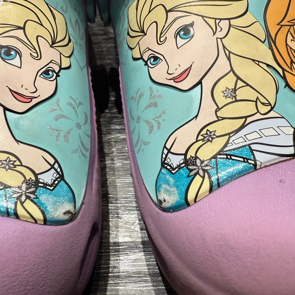 Frozen Crocs - Elsa and Anna Size J1 (big kids) - Picture 11 of 14
